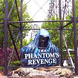 photo of the sign for the Phantom's Revenge ride