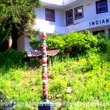 A totem pole at Indian Caverns on Mystery Tour