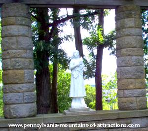 statue of Theresa of the Child Jesus