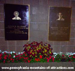 plaques of Fred and Mafalda DelGrosso