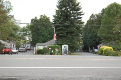 Main Entrance, Lincoln Motor Court