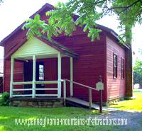 photo of a Pennsylvania historical school house at Old Bedford Village